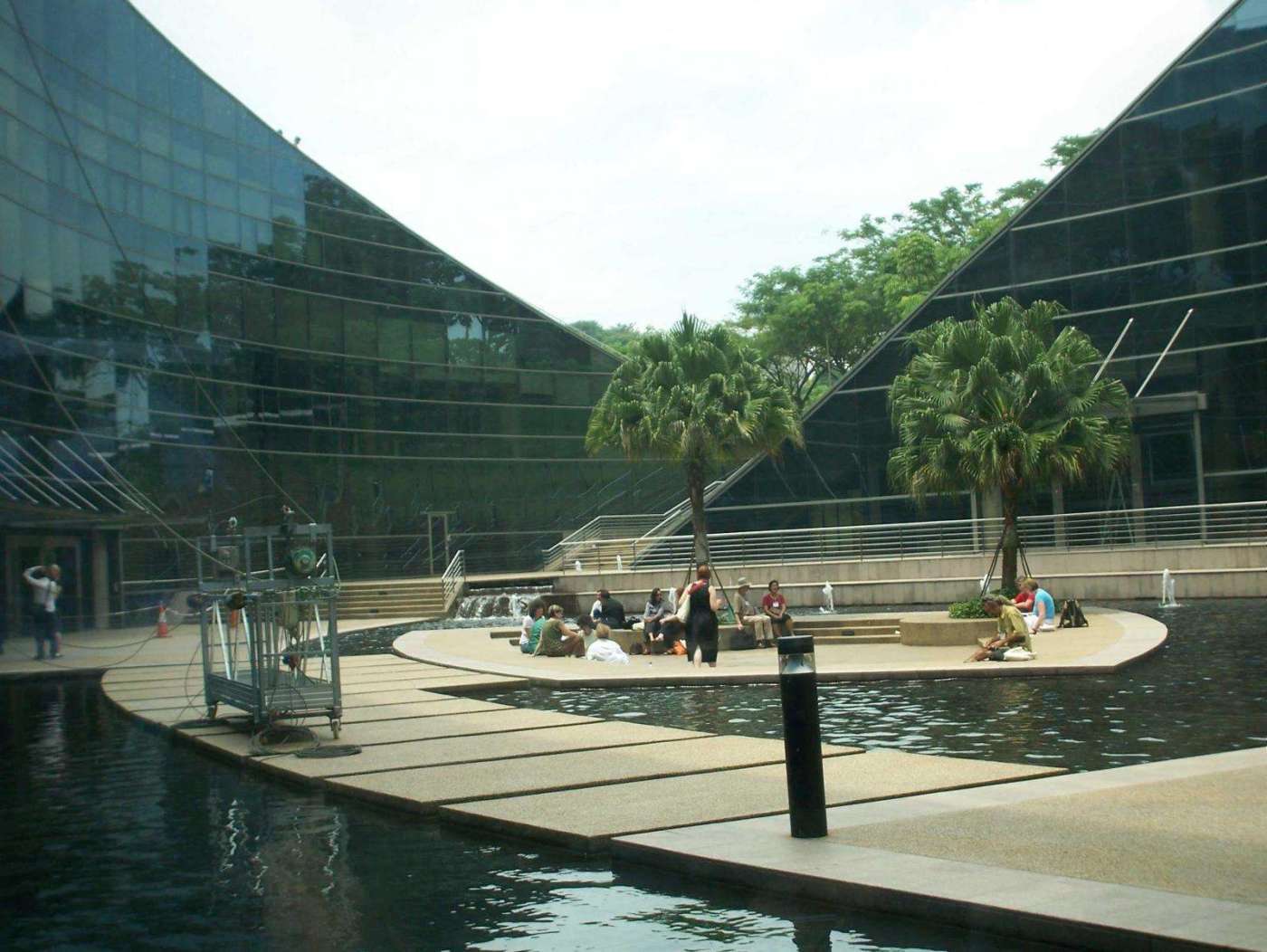 Внутренний двор в Nanyang Technological University