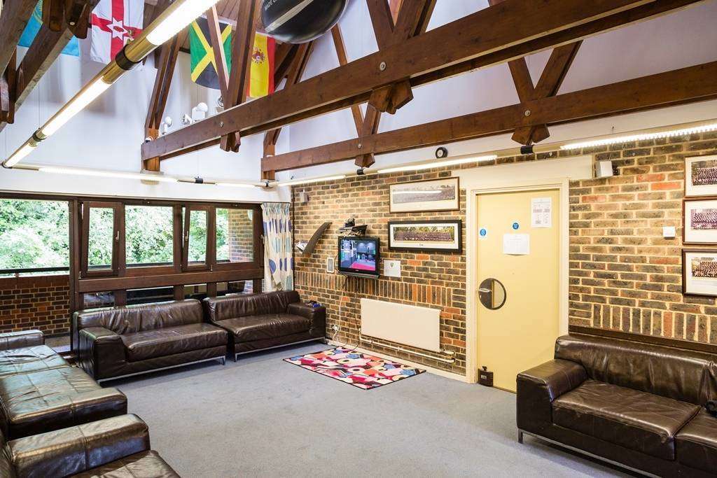 Зона отдыха в резидеции LVS Ascot School
