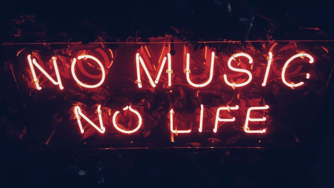 Неоновая вывеска no music no life