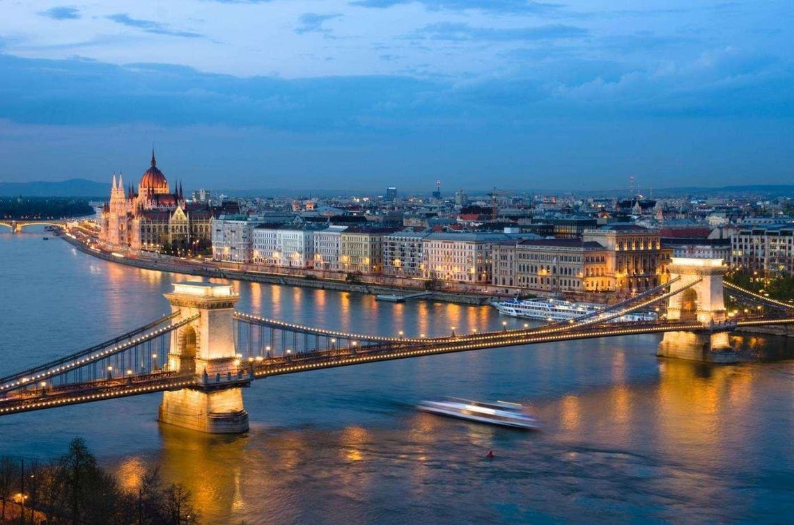 Budapest — Будапешт