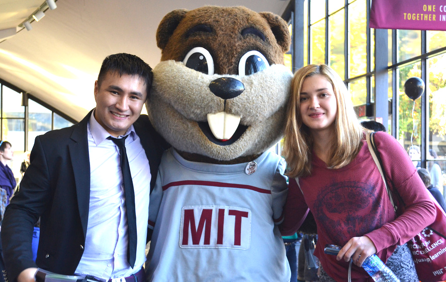 Талисман MIT — Tim the Beaver