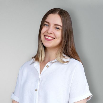 Editorial manager Alina Dmitrova