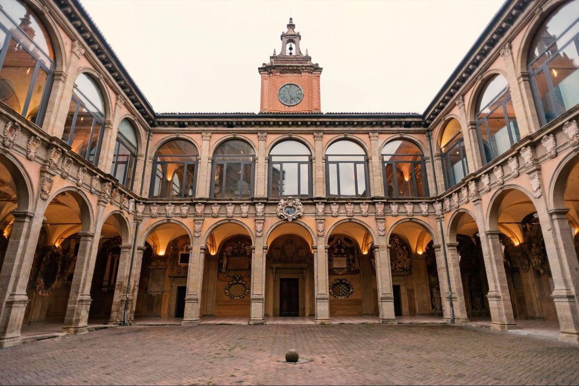 Болонский университет, Италия