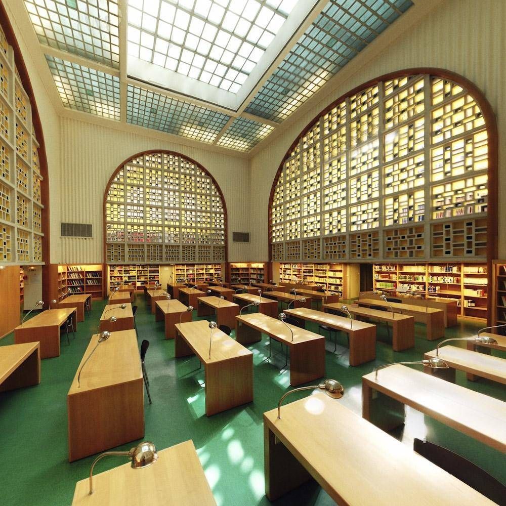 Читальный зал библиотеки Страсбургского университета
