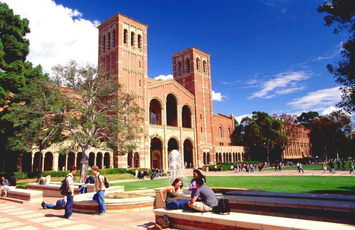 Tour guiado de la Universidad de California, Los Ángeles, Estados Unidos |  HiSoUR Arte Cultura Historia